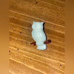 Vintage Avon Cream Color Owl Pin Sitting on Branch Very Detailed Great Condition